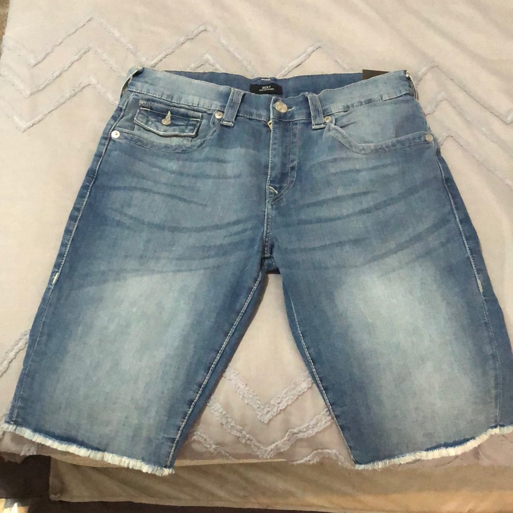True Religion Edge Short Size 32
